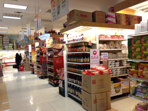 Nice, wide aisles full of good, cheap food!