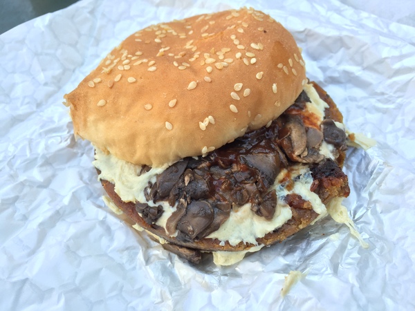 martys_v_burger_vegan_bryant_park_nyc_shroom_steakhouse